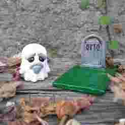 Phantoms on Display - Cute Ghost - OTTO - Perfect for Halloween and Parties