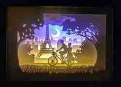 Gölge Kutusu Işığı- Paris'te Romantizm