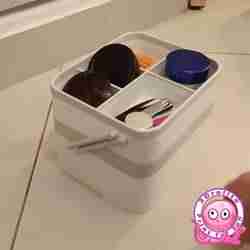 Box with removable compartment (make-up box, screws ...)